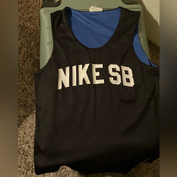 NIKE REVERSIBLE BASKETBALL JERSEY UNISEX FOR KIDS ROYAL BLUE OR BLACK SMALL - Picture 10 of 13